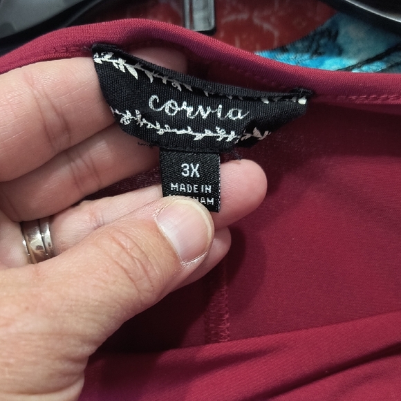 Elegant Red Women's Blouse with Flared Sleeves - Picture 4 of 6